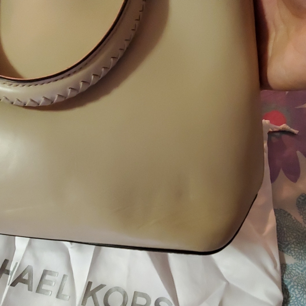 Michael Kors BLAKELY Medium Tote-OAT Color - Picture 7 of 11